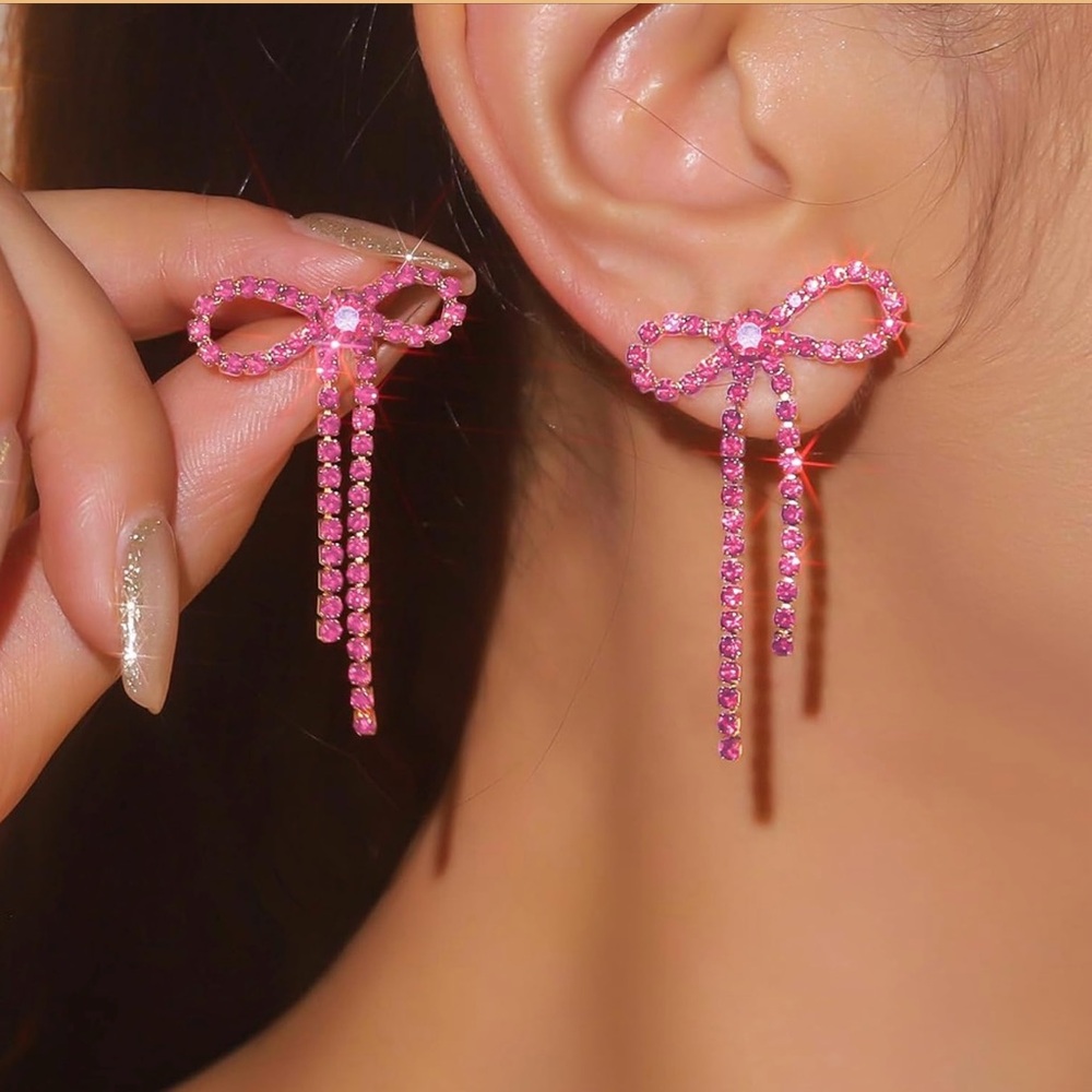 ✨GORGEOUS - Rhinestone Hot Pink Drop Bow Chandelier Earrings - BRAND NEW! - Picture 1 of 4